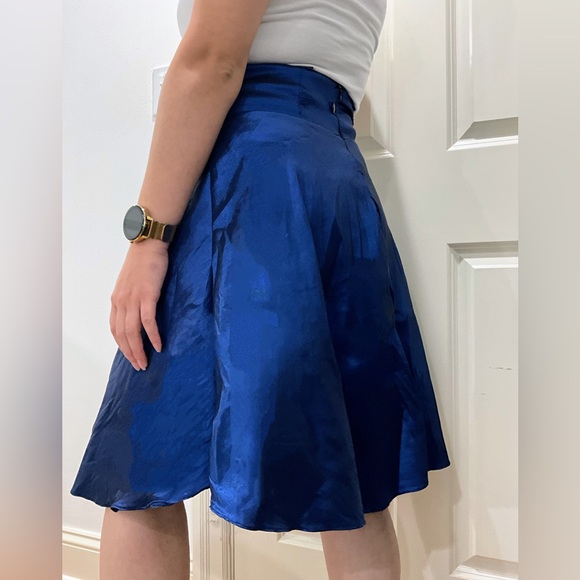 Magical royal satin blue skirt, with its own belt for a perfect shape - Picture 4 of 6
